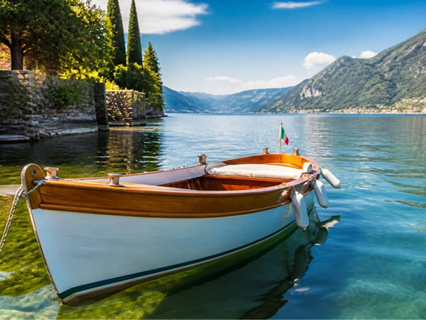 Gozzo Siciliano classic boat rental on Lake Como